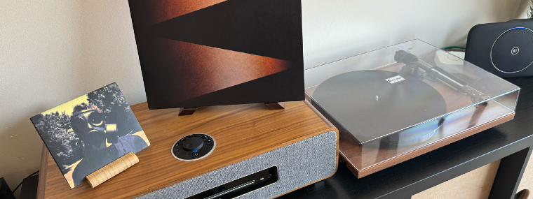 A photo of the music system I use showing the R5 player unit and the Pro-ject E1 turntable